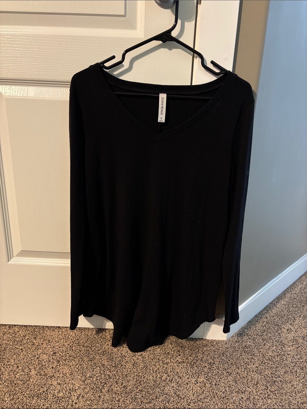 3/$15 Zenana Premium V-Neck Long Sleeve Tunic Top Black Medium